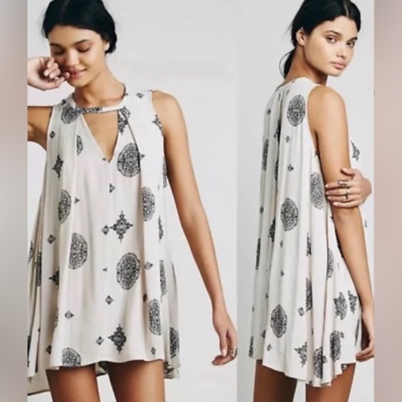 Free People Dresses & Skirts - Free People Mini Dress Women’s M Ivory Tree Swing Sleeveless‎ Floral Tunic Boho